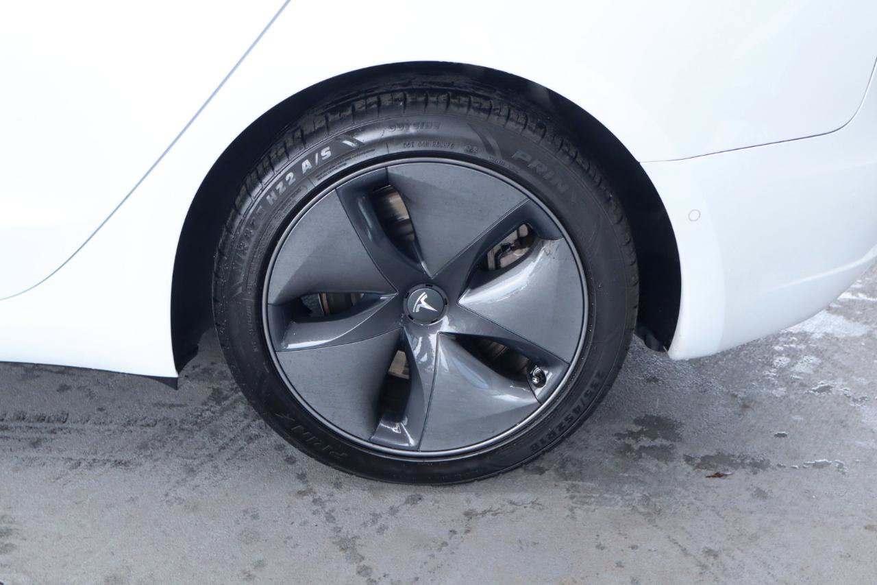 Used 2020 Tesla Model 3 Standard Range RWD image 11