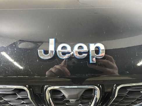 Used 2023 Jeep Grand Cherokee 4WD 4xe w/ Luxury Tech Group II image 10