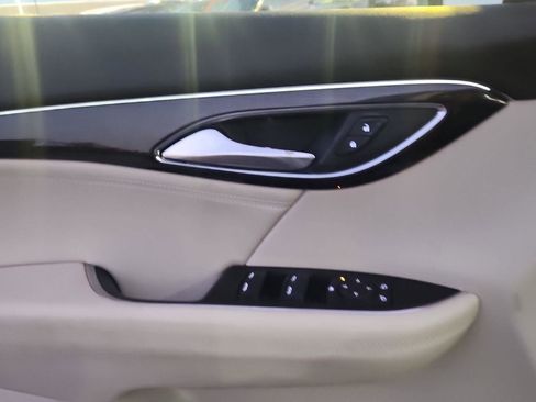 Used 2021 Buick Envision Preferred image 11