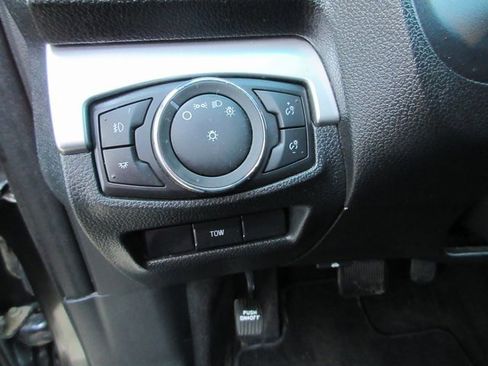Used 2016 Ford Explorer XLT w/ Equipment Group 202A image 9