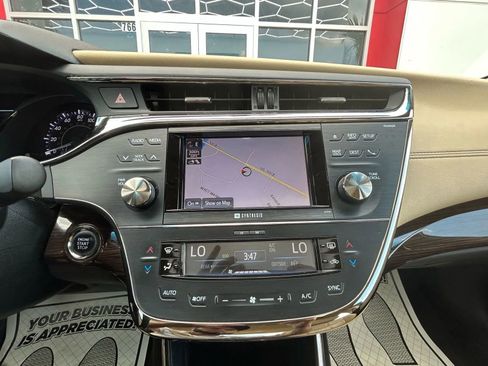 Used 2013 Toyota Avalon Limited w/ Technology Pkg image 15