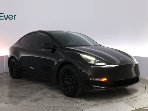 Used 2024 Tesla Model Y Long Range AWD/4WD image 13