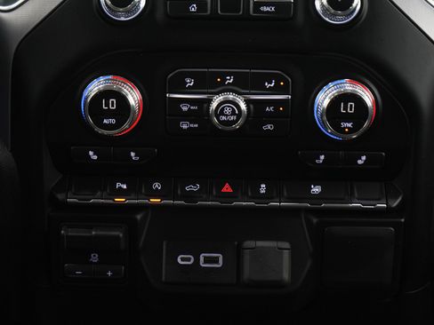 Used 2019 GMC Sierra 1500 SLE w/ SLE Value Package AWD/4WD image 19