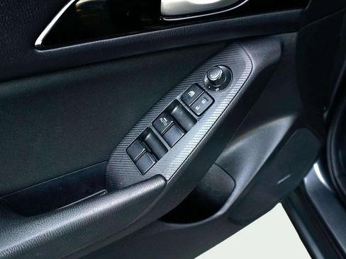 Used 2016 MAZDA MAZDA3 i Touring w/ Popular Equipment Package FWD image 16