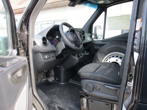 Used 2023 Mercedes-Benz Sprinter 3500 image 8