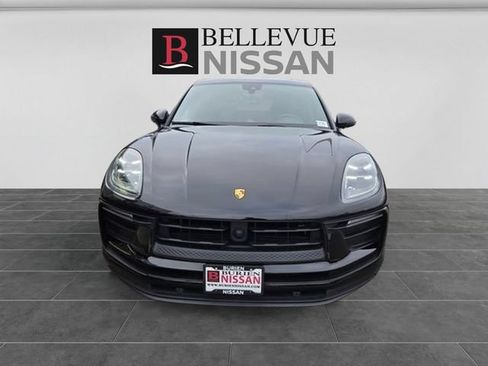 Used 2024 Porsche Macan AWD/4WD image 3