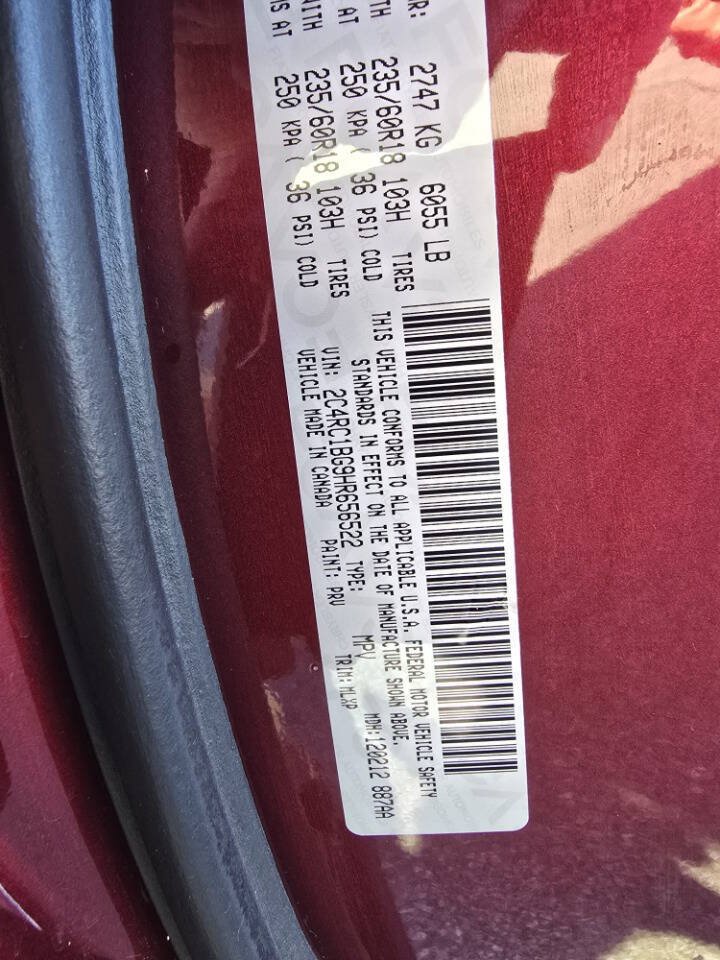 Used 2017 Chrysler Pacifica Touring-L w/ Tire & Wheel Group FWD image 60