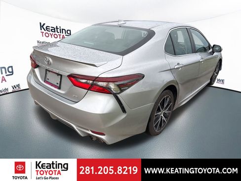Used 2023 Toyota Camry SE FWD image 7