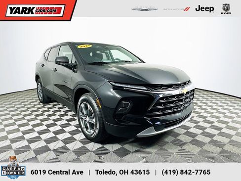 Used 2025 Chevrolet Blazer LT FWD image 1