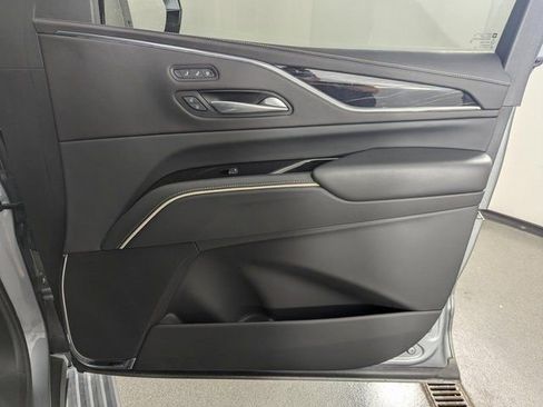 Used 2024 Cadillac Escalade Sport w/ LPO, ONYX Package image 21