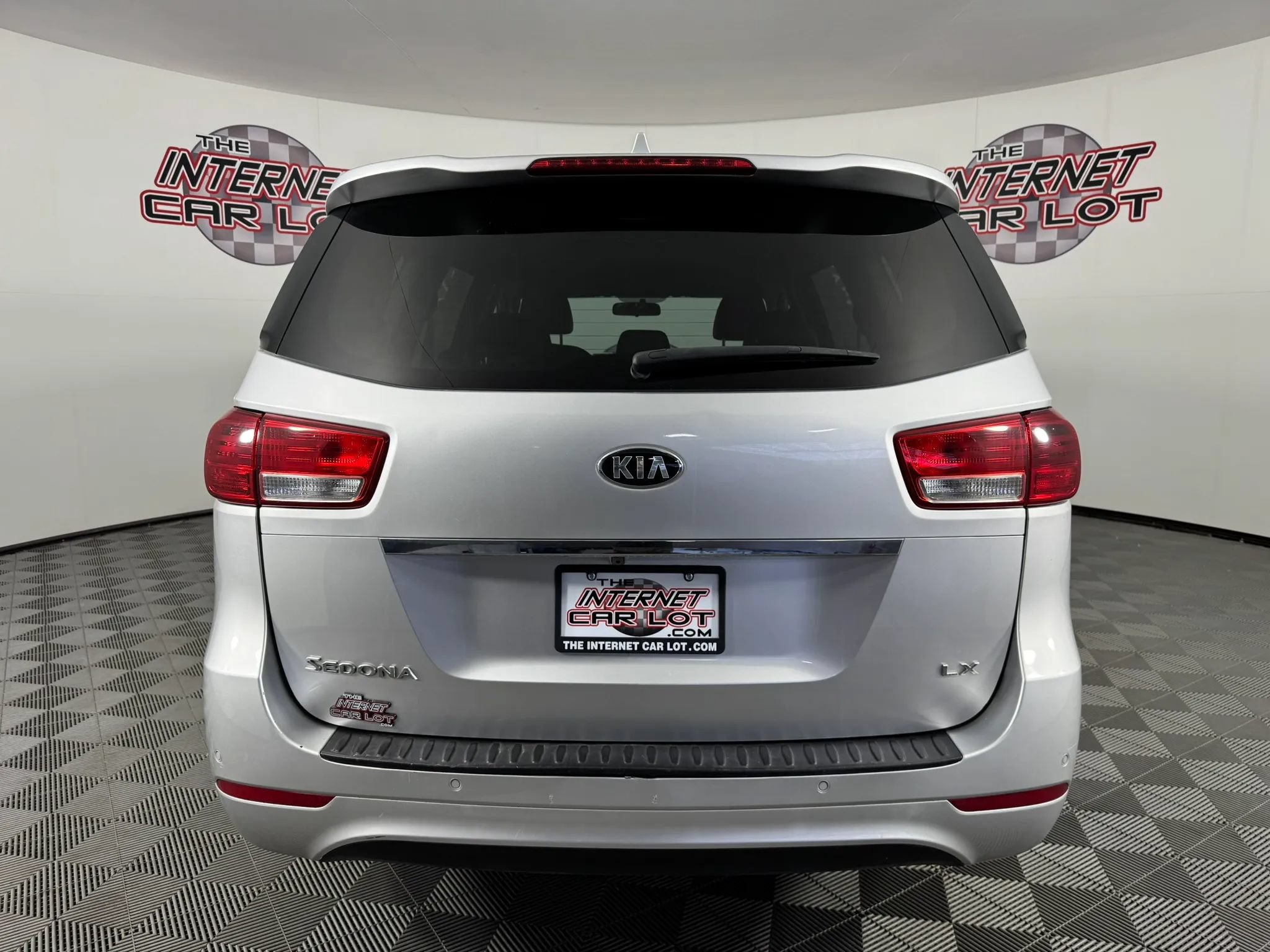 Used 2017 Kia Sedona LX w/ LX Essentials Premium Package FWD image 6