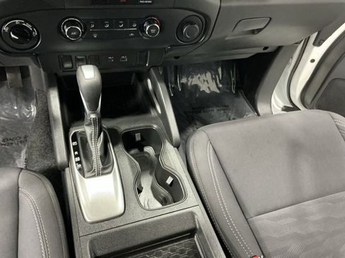 Used 2023 Nissan Frontier SV image 15