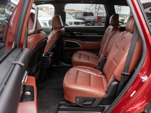 Used 2023 Kia Telluride EX w/ EX Captain's Chair Package image 14