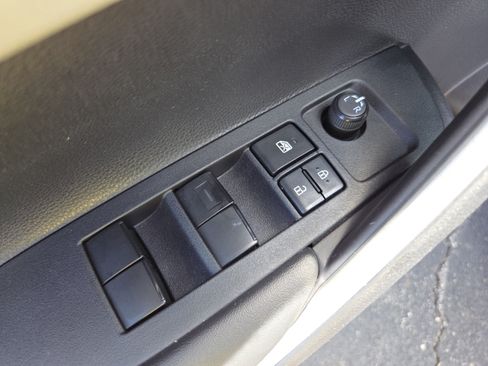 Used 2024 Toyota Corolla Cross L FWD image 28