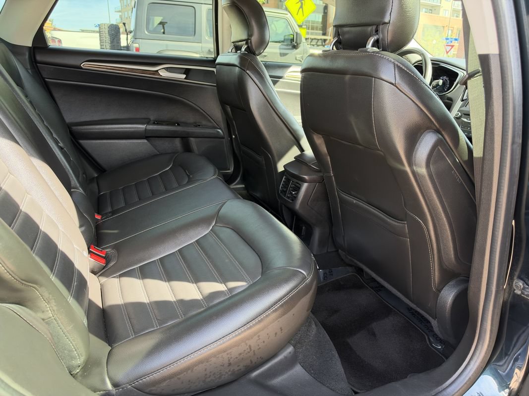 Used 2014 Ford Fusion SE w/ Equipment Group 202A FWD image 26