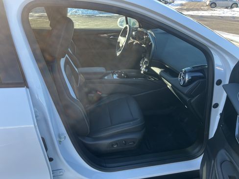 Used 2025 Chevrolet Blazer EV LT image 16