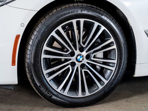 Used 2018 BMW 540i xDrive image 10