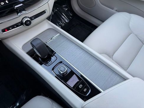 Certified 2023 Volvo XC60 B5 Plus w/ Climate Package image 24