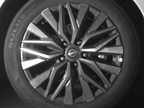 Used 2025 Nissan Altima 2.5 SV FWD image 13