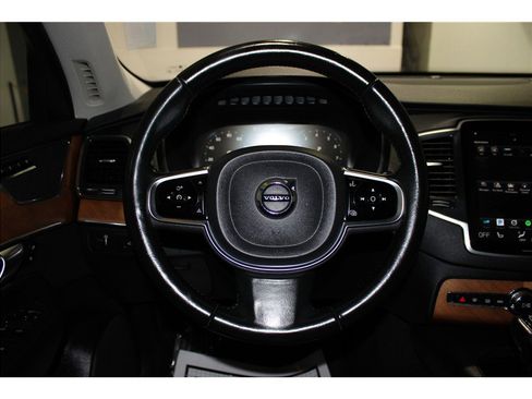 Used 2021 Volvo XC90 T5 Momentum w/ Protection Package Premier image 27