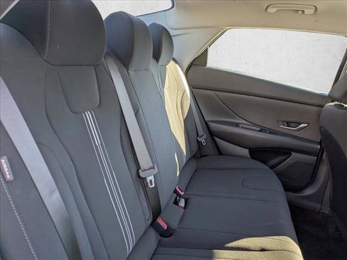 Used 2024 Hyundai Elantra SEL image 22