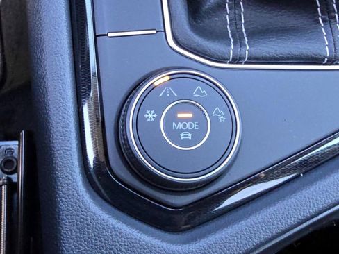 New 2026 Volkswagen Taos SE AWD/4WD image 17