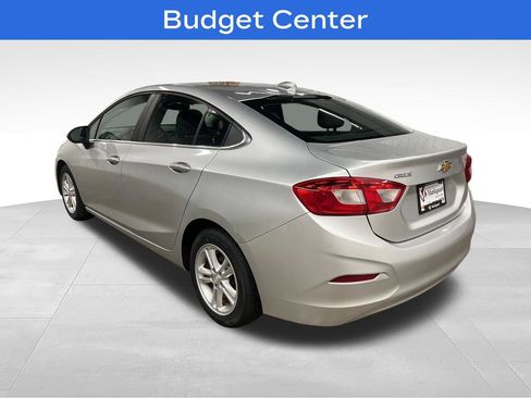 Used 2017 Chevrolet Cruze LT w/ Convenience Package FWD image 6