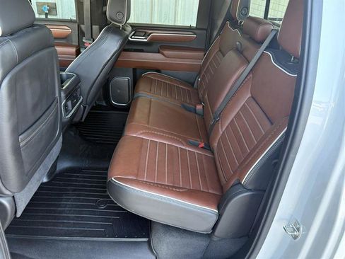 Used 2024 GMC Sierra 2500 Denali Ultimate AWD/4WD image 29