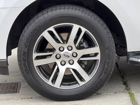 Used 2022 Ford Expedition XLT w/ Equipment Group 202A image 34