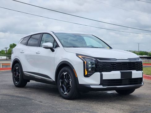 New 2026 Kia Sportage EX FWD image 3