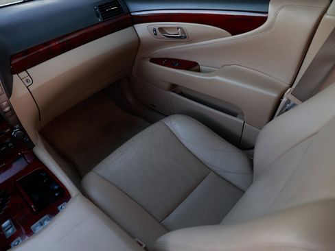 Used 2007 Lexus LS 460 image 21