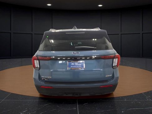 Certified 2025 Ford Explorer Active AWD/4WD image 5
