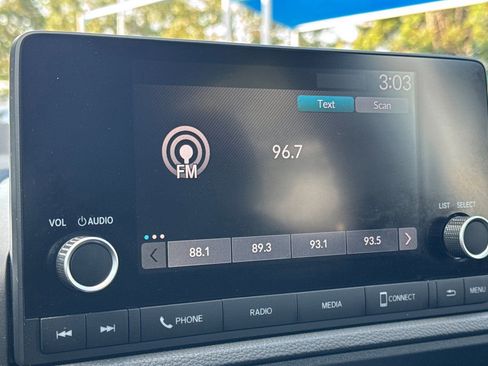 Used 2023 Honda CR-V EX image 18