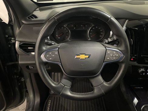 Used 2023 Chevrolet Traverse LT image 5