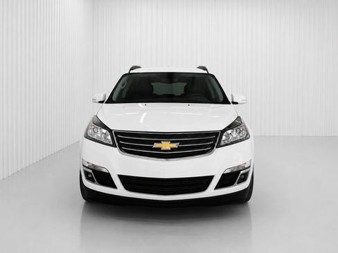 Used 2017 Chevrolet Traverse LT FWD image 2