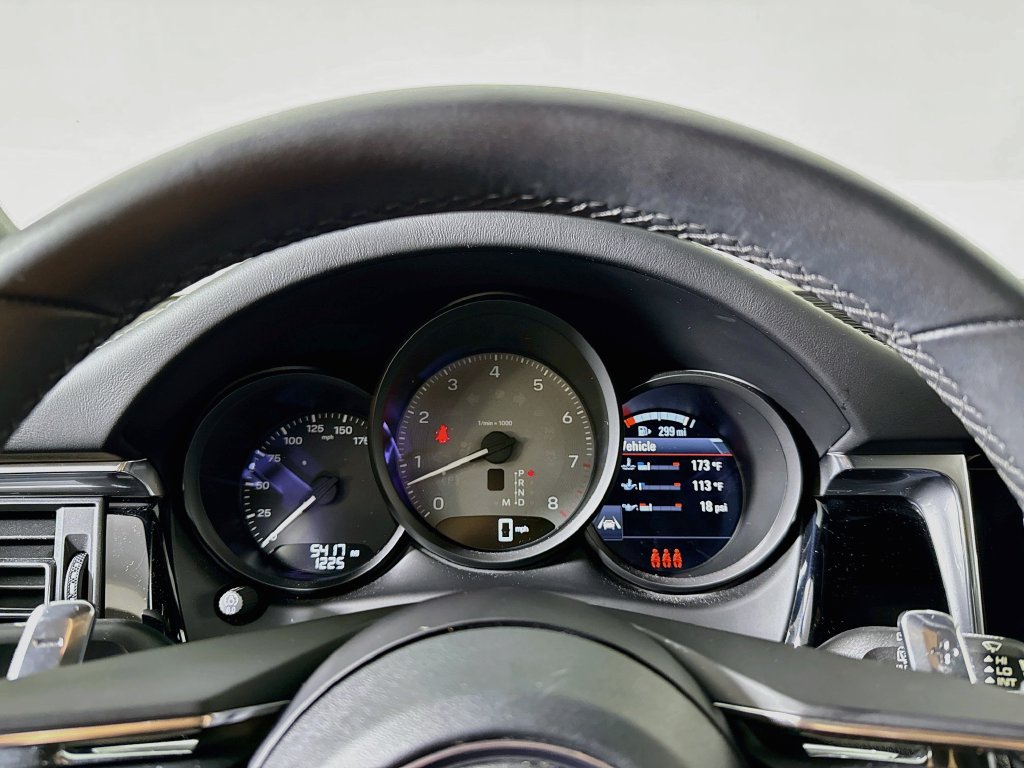 Certified 2026 Porsche Macan S AWD/4WD image 13