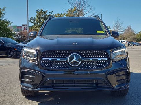 Certified 2025 Mercedes-Benz GLB 250 image 8