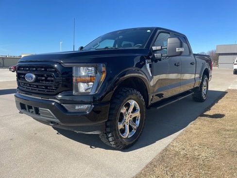 Used 2023 Ford F150 XLT w/ Trailer Tow Package image 3
