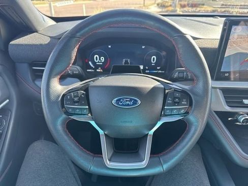 Used 2025 Ford Explorer ST-Line w/ ST-Line Street Pack image 13