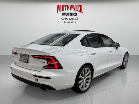 Used 2020 Volvo S60 T6 Momentum w/ Protection Package Premier AWD/4WD image 4