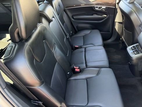 Used 2019 Volvo XC90 T5 Momentum w/ Protection Package Premier image 15