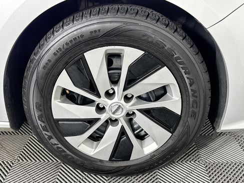 Used 2022 Nissan Altima 2.5 S FWD image 31