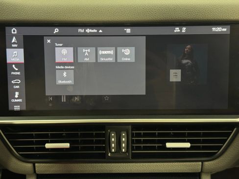 Used 2019 Porsche Cayenne image 25