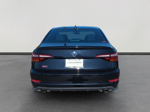 Certified 2019 Volkswagen Jetta GLI Autobahn image 4