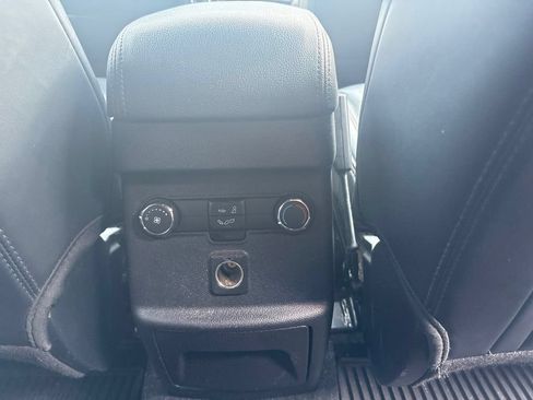Used 2019 Ford Explorer XLT w/ Equipment Group 202A AWD/4WD image 30
