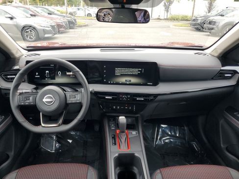 New 2026 Nissan Kicks SR w/ Illumination Package FWD image 12