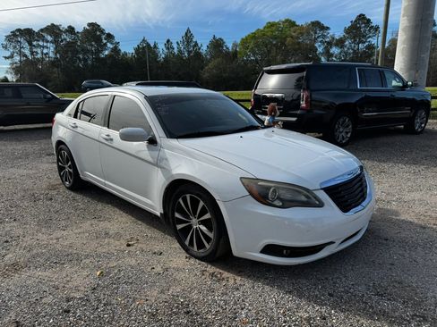 Used 2012 Chrysler 200 Touring FWD image 8