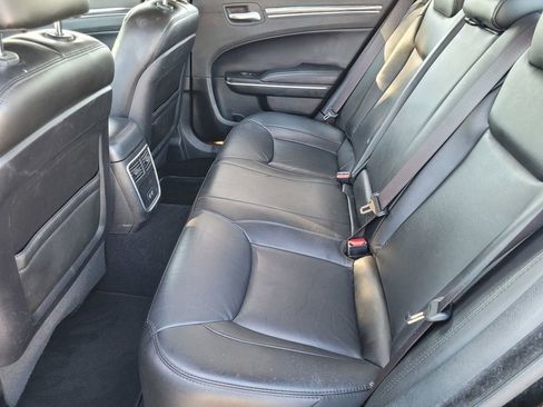 Used 2022 Chrysler 300 Touring L image 10