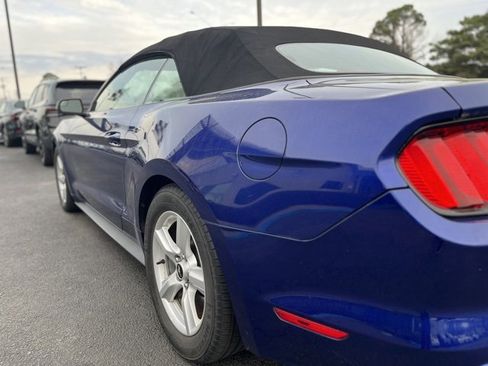 Used 2016 Ford Mustang Convertible image 10