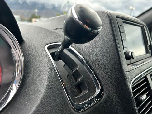 Used 2019 Dodge Grand Caravan SXT FWD image 15